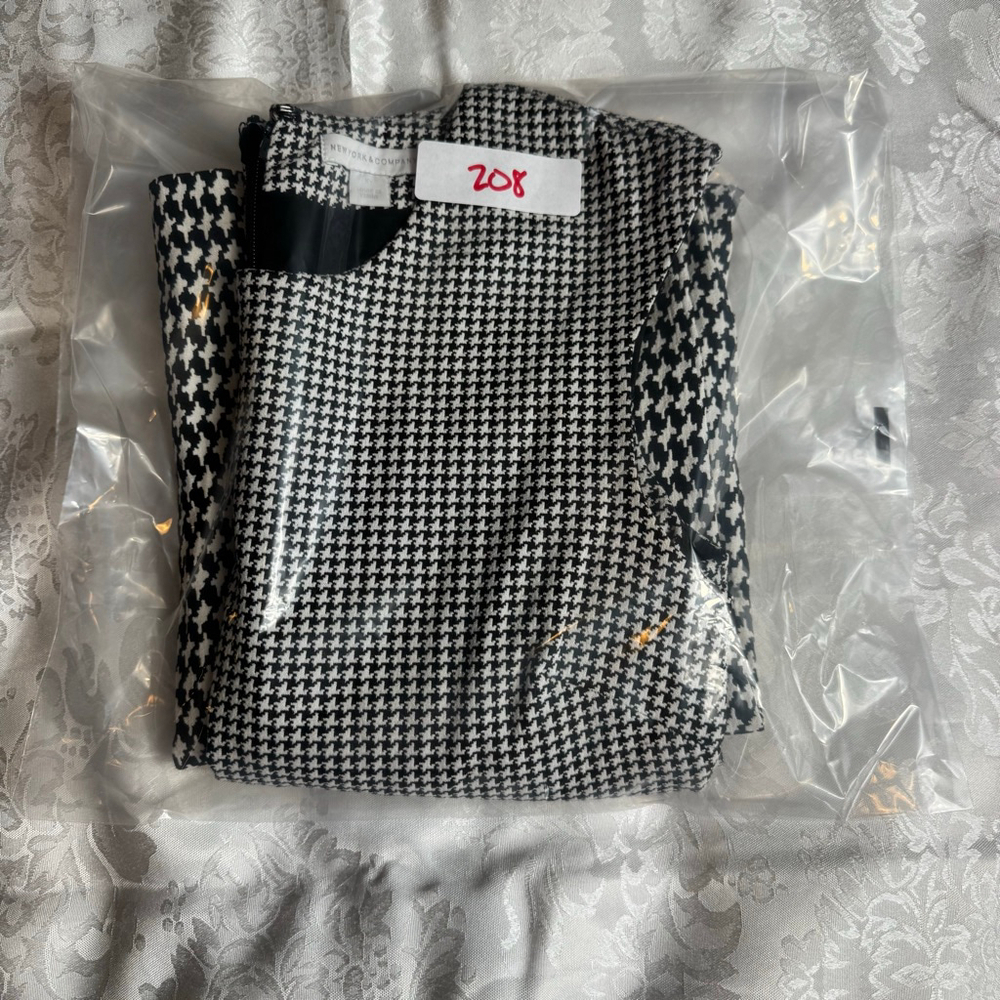 Women's NEW YORK & COMPANY Houndstooth Sheath Dress XS Black White - Picture 7 of 7